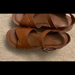 Adorable, classic KorkEase Ava platform sandals!